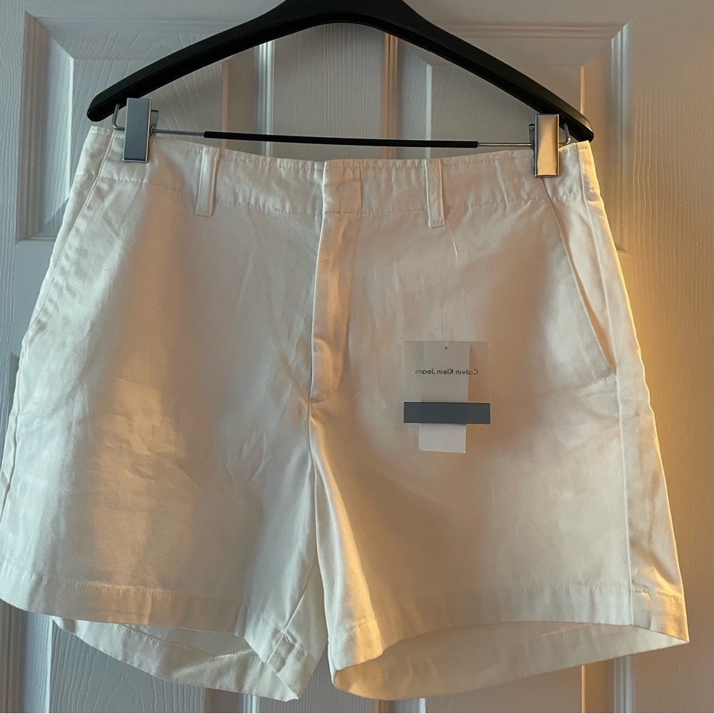 NWT cream colored Calvin Klein Jeans shorts